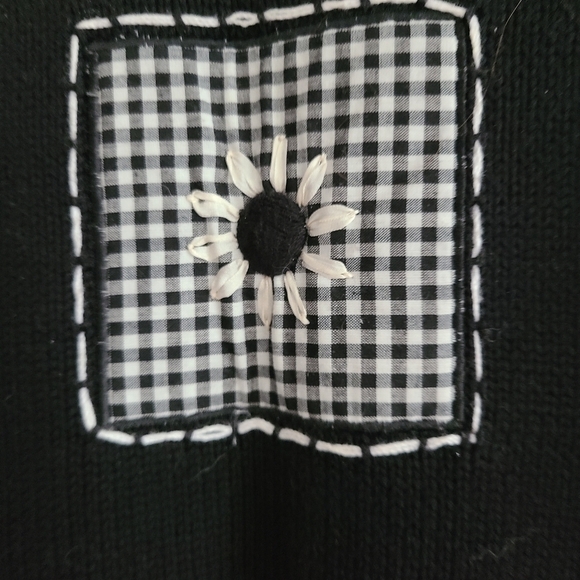 Talbots Womens small Black/White Flower Cardigan - Picture 6 of 7